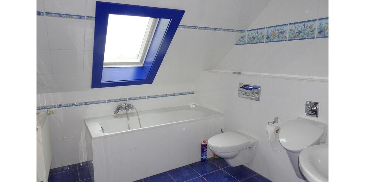 Dachgeschoßwohnung Bottrop Boy - 4.5 Zimmer, 140 m&sup2;, 1.050&euro; | Angebot:25650429