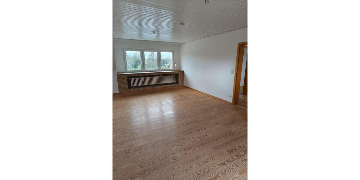 Dachgeschoßwohnung Neuss Holzheim - 3 Zimmer, 75 m&sup2;, 850&euro; | Angebot:25942582
