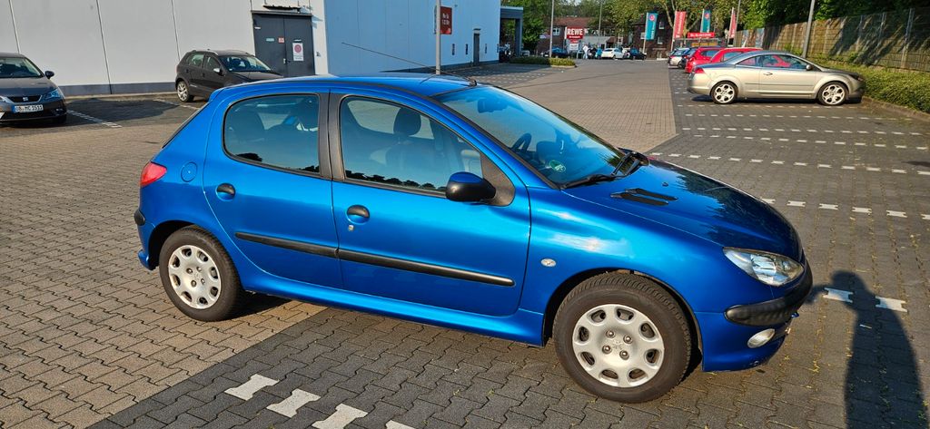 Peugeot 206 90.800 km 2.400 &euro; Oberhausen 46117