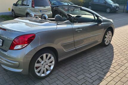Peugeot 207 111.000 km 3.950 &euro; Mettmann 40822