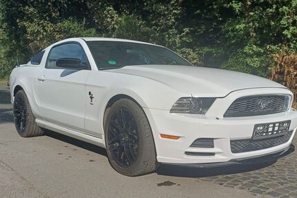 Ford Mustang 131.000 km 16.500 &euro; Duisburg 47138