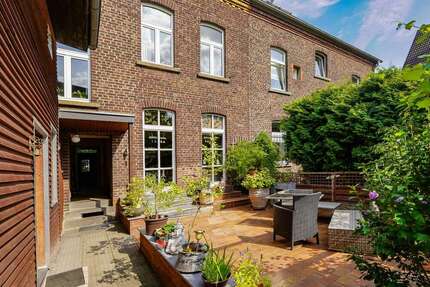 Haus Düsseldorf Stadtbezirk 5 - 11 Zimmer, 262 m&sup2;, 1.490.000&euro; | Angebot:25200613