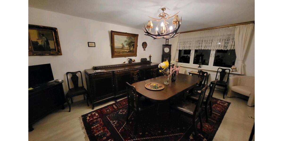 Einfamilienhaus Krefeld Gellep-Stratum - 10 Zimmer, 250 m&sup2;, 1.700&euro; | Angebot:25313036