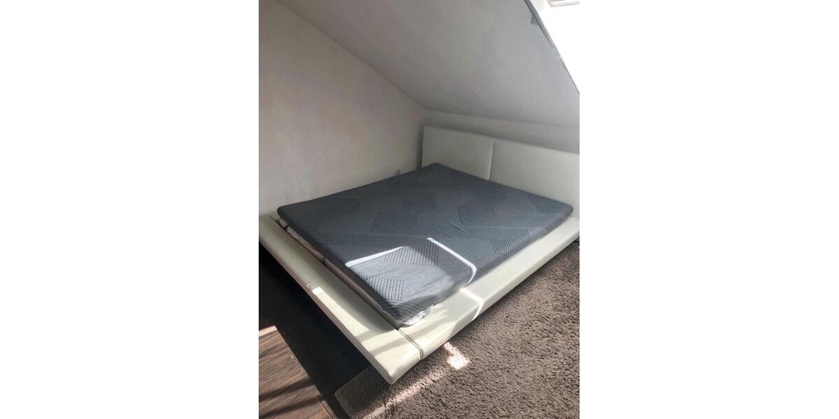 Dachgeschoßwohnung Essen Stadtkern - 2 Zimmer, 40 m&sup2;, 365&euro; | Angebot:27537479
