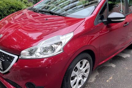 Peugeot 208 61.000 km 3.950 &euro; Hilden 40721