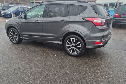 Ford Kuga 113.000 km 13.950 &euro; Grevenbroich 41515