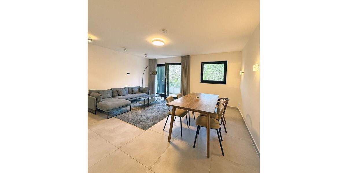 Etagenwohnung Düsseldorf Oberkassel - 2 Zimmer, 82 m&sup2;, 1.550&euro; | Angebot:25708278