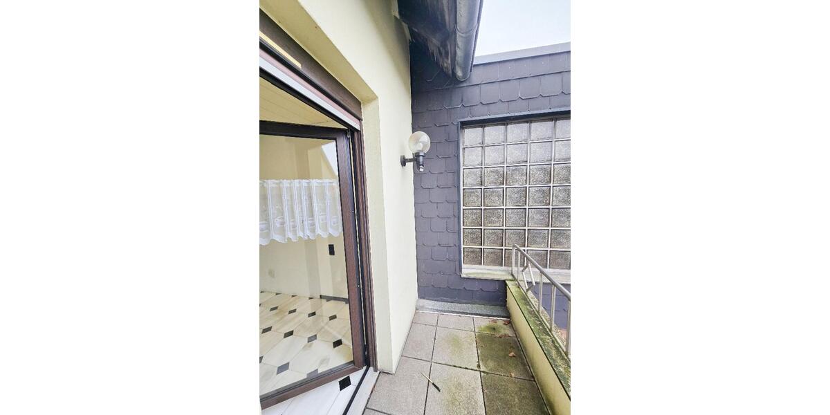 Etagenwohnung Duisburg Hamborn - 2.5 Zimmer, 96 m&sup2;, 780&euro; | Angebot:25918597