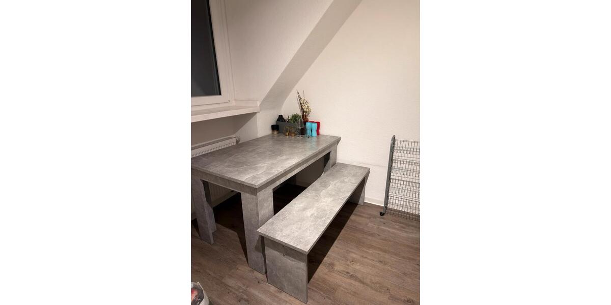Dachgeschoßwohnung Essen Stadtbezirk VI - 3.5 Zimmer, 72 m&sup2;, 1.023&euro; | Angebot:25640158