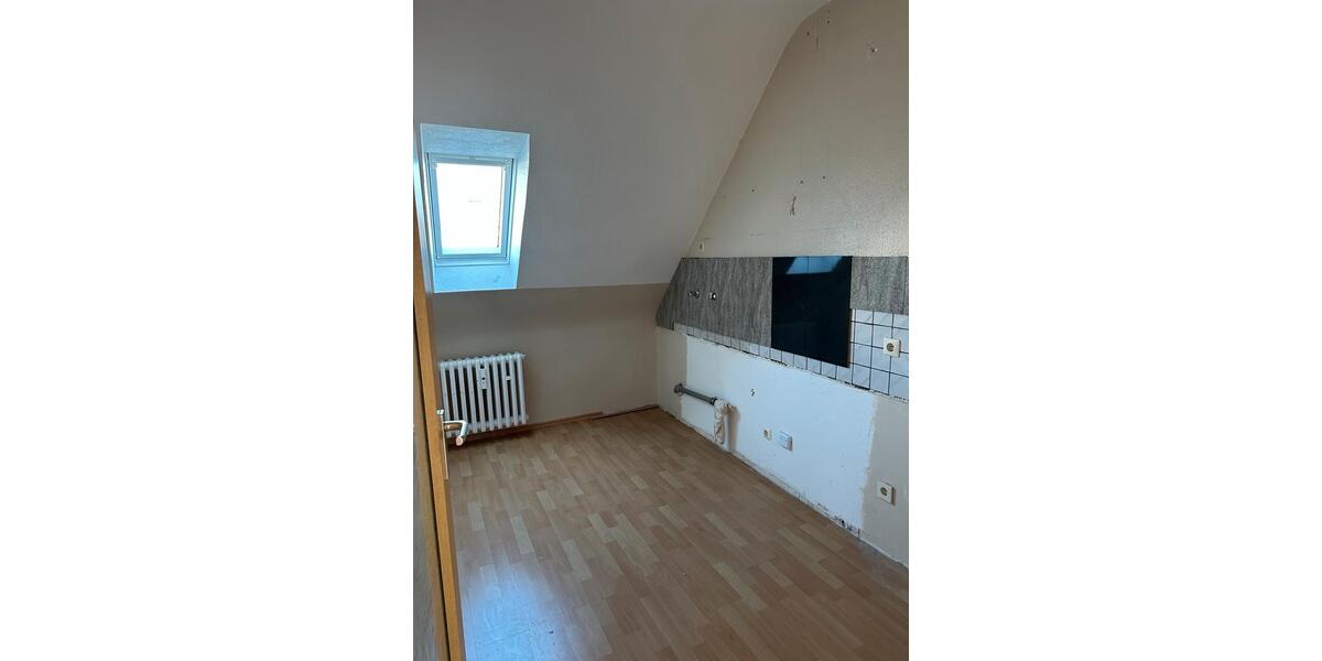 Dachgeschoßwohnung Duisburg Duisburg-Mitte - 3 Zimmer, 63 m&sup2;, 500&euro; | Angebot:27544571