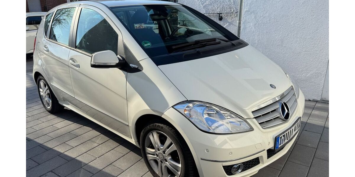 Mercedes-Benz A 160 127.500 km 4.100 &euro; Düsseldorf 40229