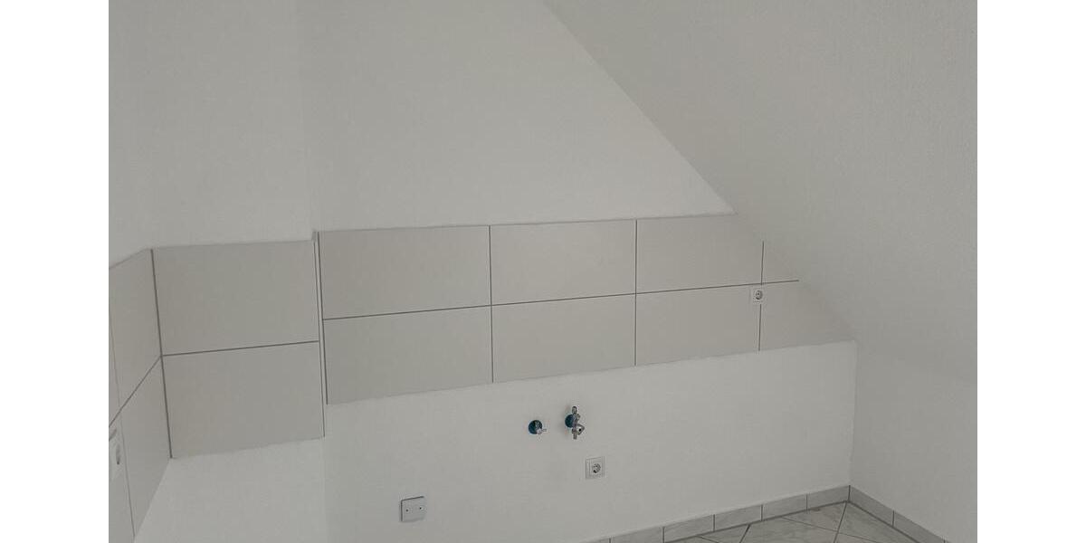 Dachgeschoßwohnung Krefeld - 3 Zimmer, 63 m&sup2;, 625&euro; | Angebot:25648687