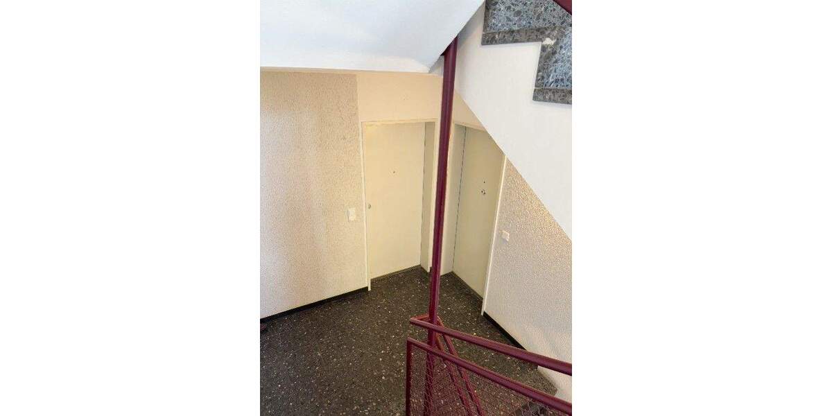 Etagenwohnung Düsseldorf Benrath - 3 Zimmer, 92 m&sup2;, 1.050&euro; | Angebot:25880128