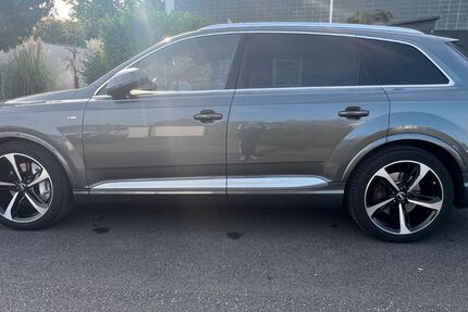 Audi Q7 216.000 km 25.500 &euro; Duisburg 47249