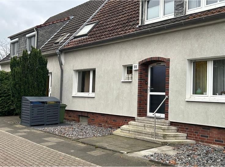 Mehrfamilienhaus, Wohnhaus Oberhausen Schmachtendorf - 8 Zimmer, 148 m&sup2;, 395.000&euro; | Angebot:26505737