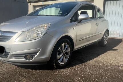 Opel Corsa 130.000 km 2.890 &euro; Duisburg 47179