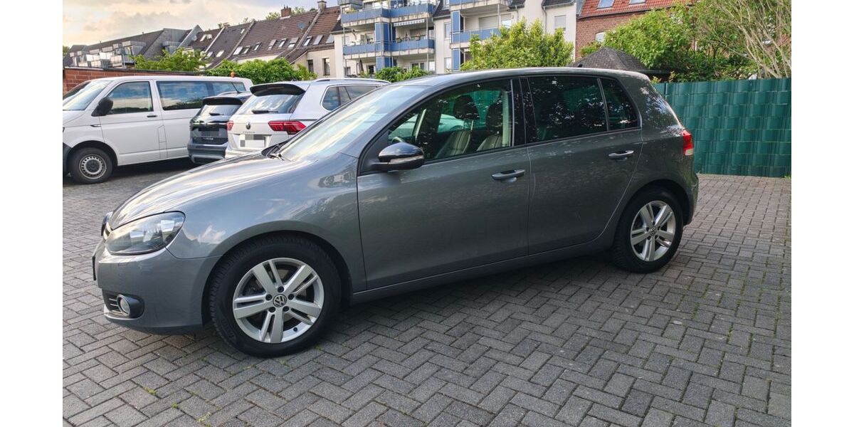 VW Golf 138.000 km 5.900 &euro; Krefeld 47829