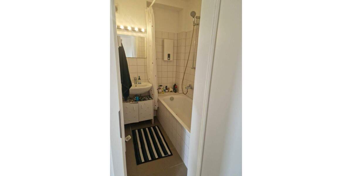 Etagenwohnung Düsseldorf Wersten - 2 Zimmer, 59 m&sup2;, 800&euro; | Angebot:26514880