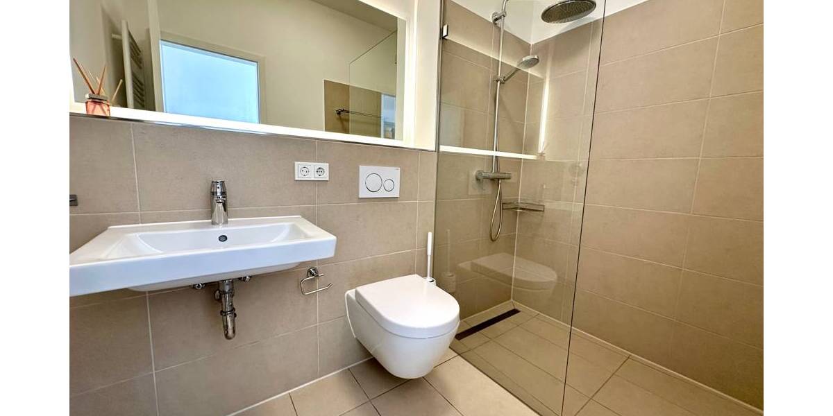 Etagenwohnung Mülheim Mitte - 4 Zimmer, 111 m&sup2;, 1.600&euro; | Angebot:25971060