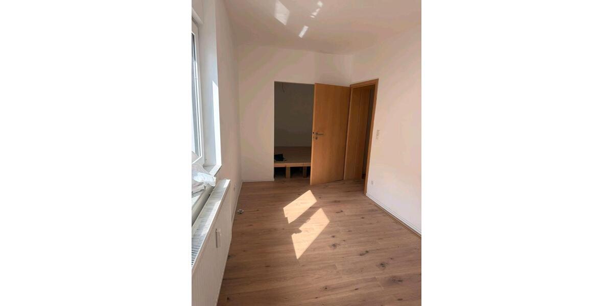 Erdgeschoßwohnung Oberhausen Schmachtendorf - 3 Zimmer, 75 m&sup2;, 750&euro; | Angebot:27549201