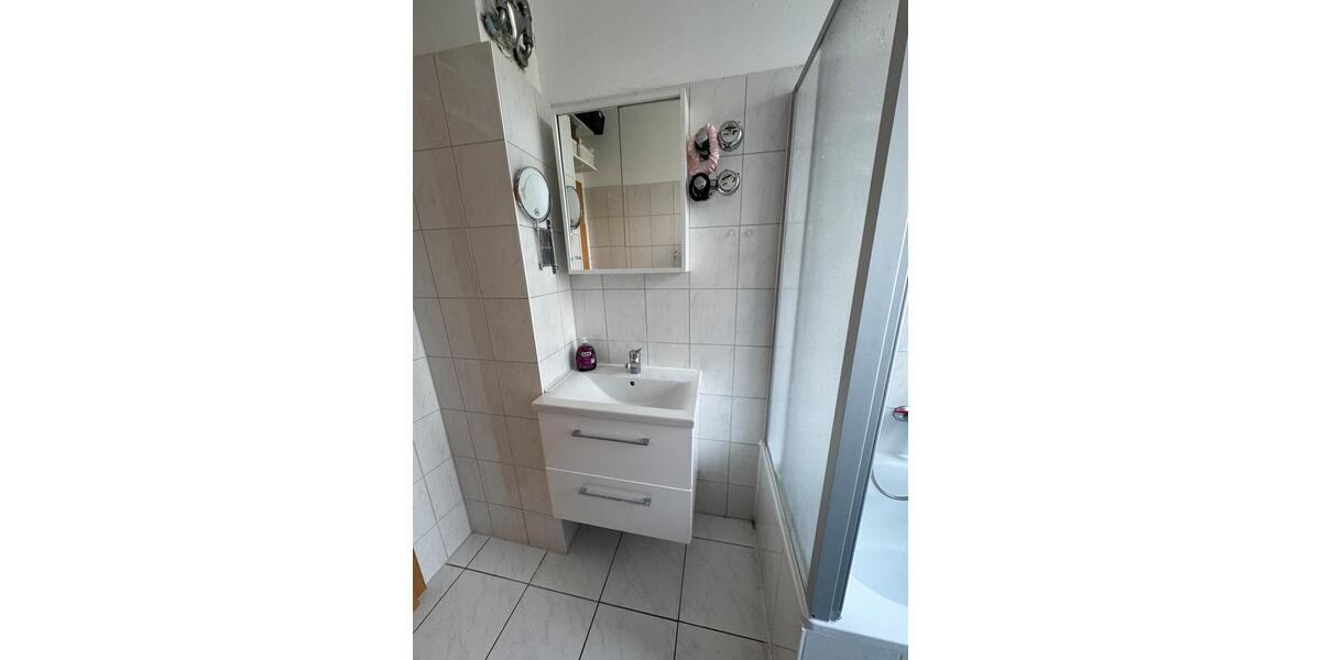 Etagenwohnung Essen Stadtbezirk VI - 2 Zimmer, 50 m&sup2;, 700&euro; | Angebot:25637303