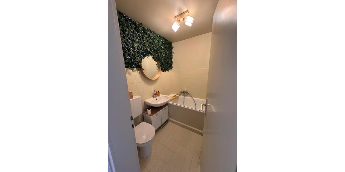 Dachgeschoßwohnung Essen Stadtbezirk III - 3 Zimmer, 60 m&sup2;, 650&euro; | Angebot:27539477
