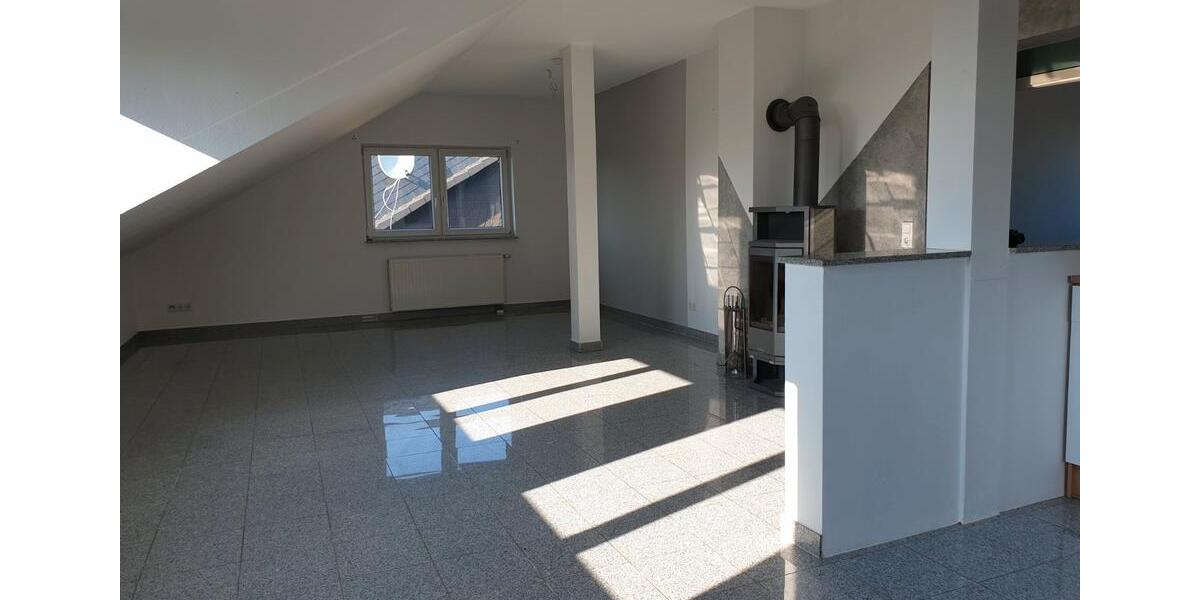 Dachgeschoßwohnung Langenfeld (Rheinland) - 3 Zimmer, 85 m&sup2;, 289.000&euro; | Angebot:26095167