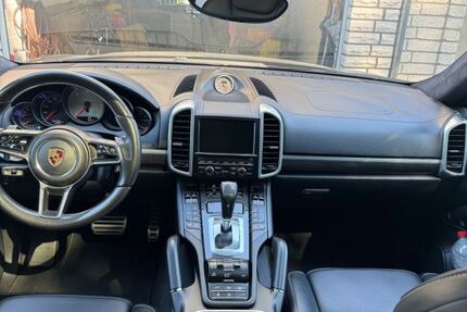 Porsche Cayenne 144.356 km 47.900 &euro; Remscheid 42855
