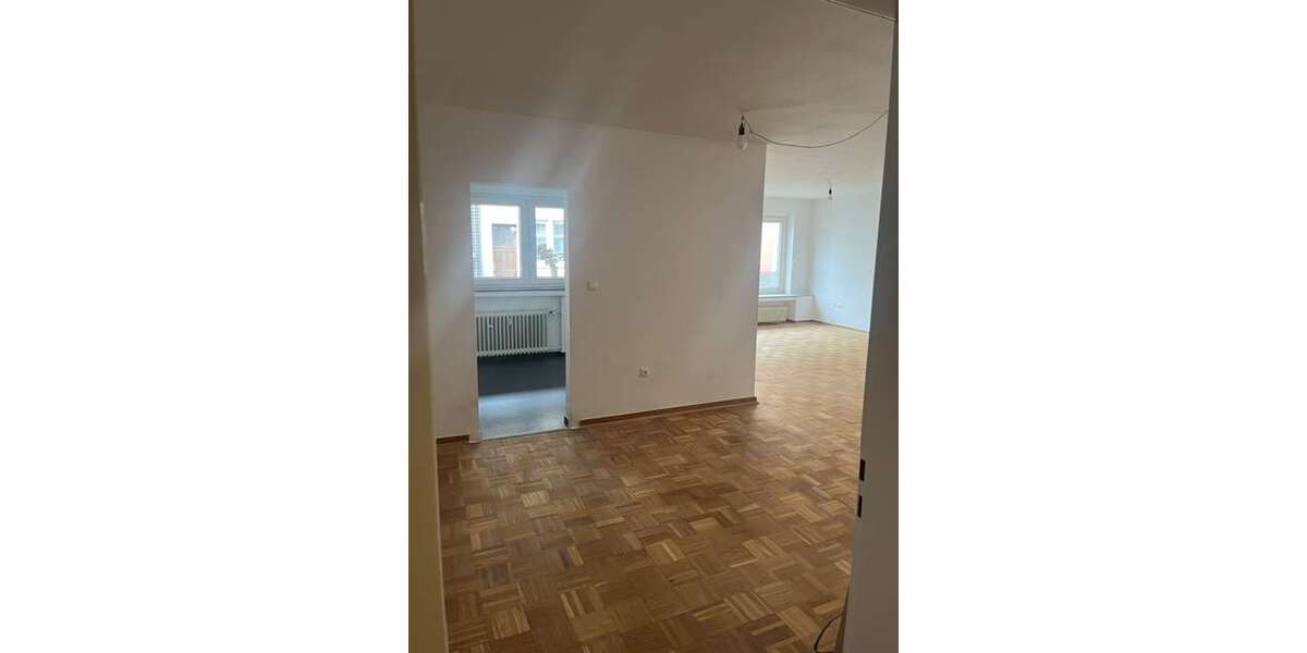 Etagenwohnung Moers - 2 Zimmer, 83 m&sup2;, 800&euro; | Angebot:27398944
