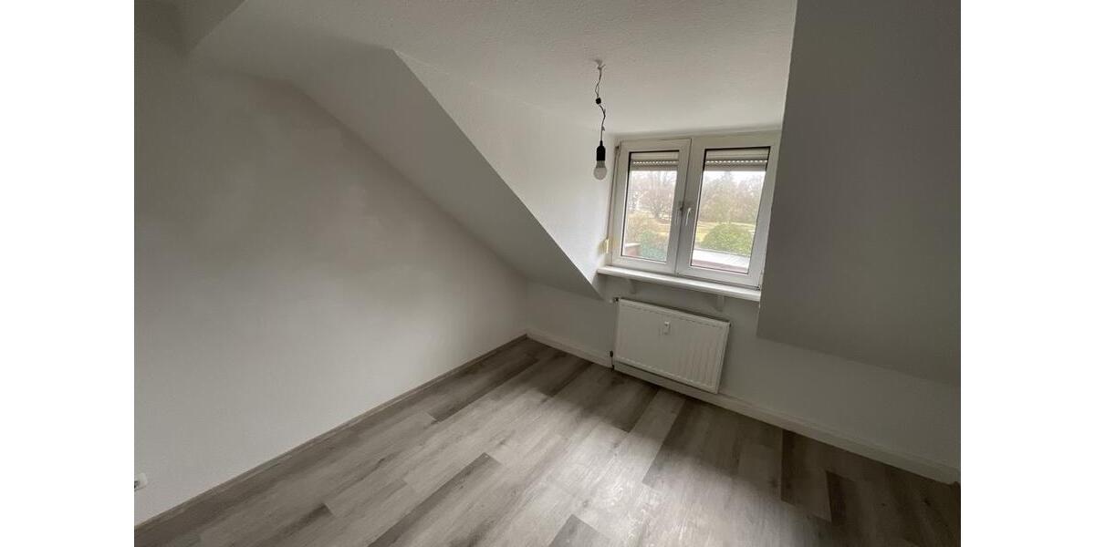 Dachgeschoßwohnung Essen Stadtbezirk IV - 2 Zimmer, 48 m&sup2;, 409&euro; | Angebot:25423606