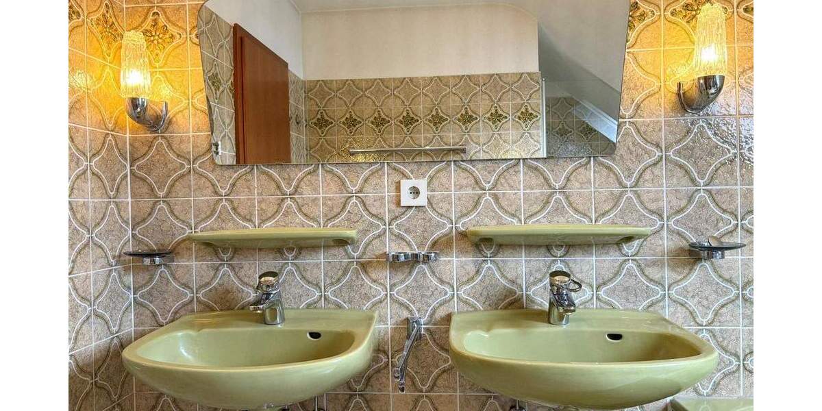 Reihenmittelhaus Moers Schwafheim - 4 Zimmer, 120 m&sup2;, 359.000&euro; | Angebot:25730412