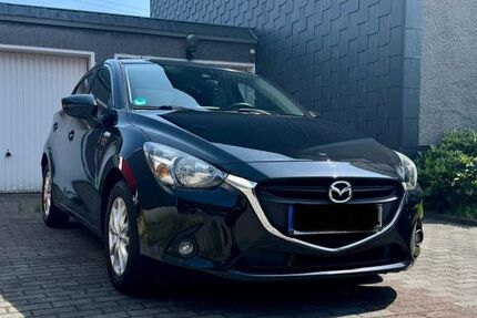 Mazda 2 64.000 km 10.200 &euro; Oberhausen 46147