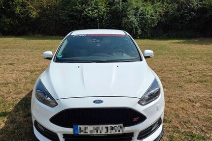 Ford Focus 80.000 km 17.500 &euro; Grevenbroich 41515