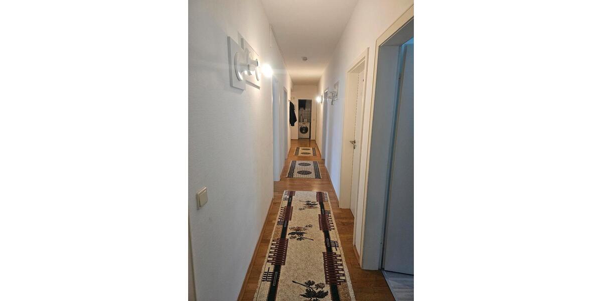 Etagenwohnung Solingen - 6 Zimmer, 130 m&sup2;, 1.600&euro; | Angebot:25640100