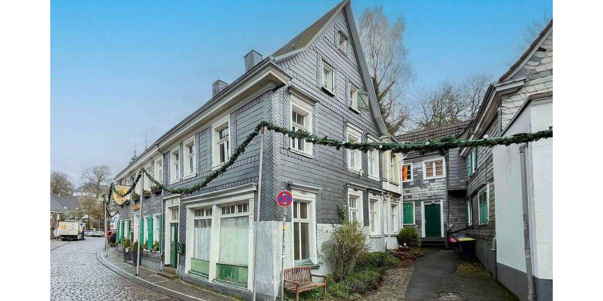 Einfamilienhaus Solingen Gräfrath - 6 Zimmer, 160.000&euro; | Angebot:25654464