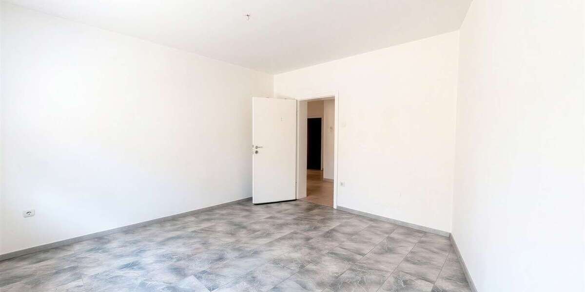 Helle 3,5-Zimmer-Wohnung mit Garage, Kellerraum und Dachboden-Stauraum - Erdgeschoßwohnung Essen Stadtbezirk III | Angebot:27200883