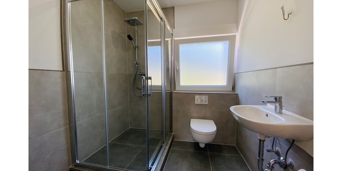 Einfamilienhaus mit 5 Zimmern und 2 Bädern, großem Garten ideal für Familien. Komplett saniert! - Einfamilienhaus Düsseldorf / Rath Rath | Angebot:27190569