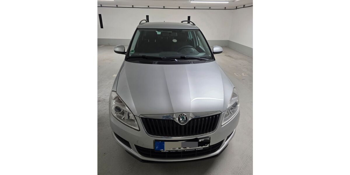 Skoda Fabia 137.500 km 4.100 &euro; Düsseldorf 40472