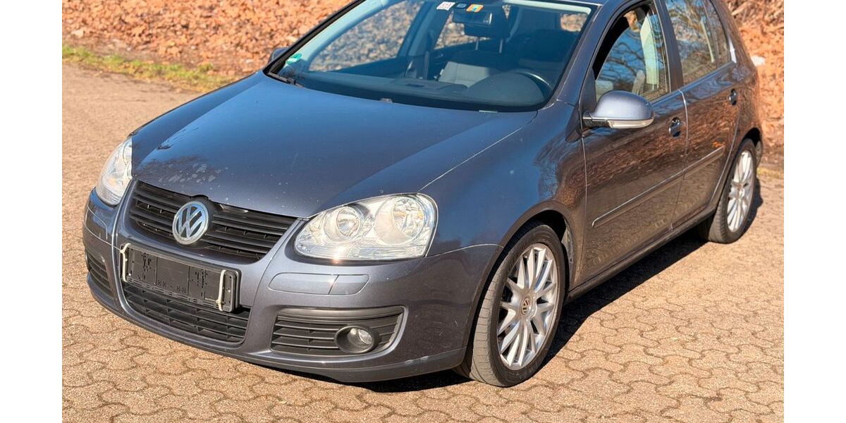 VW Golf 153.000 km 4.299 &euro; Oberhausen 46045