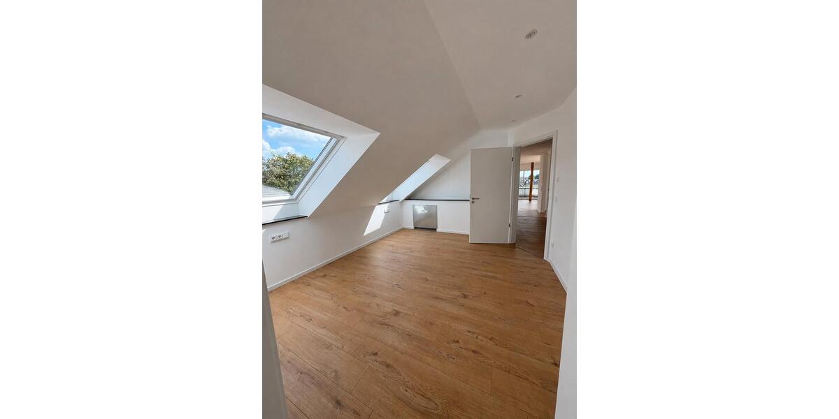 Etagenwohnung Duisburg Rheinhausen - 3 Zimmer, 136 m&sup2;, 1.190&euro; | Angebot:27553924