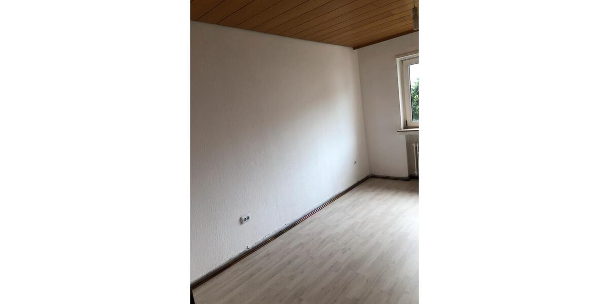Etagenwohnung Remscheid Remscheid-Süd - 2 Zimmer, 72 m&sup2;, 570&euro; | Angebot:25900244