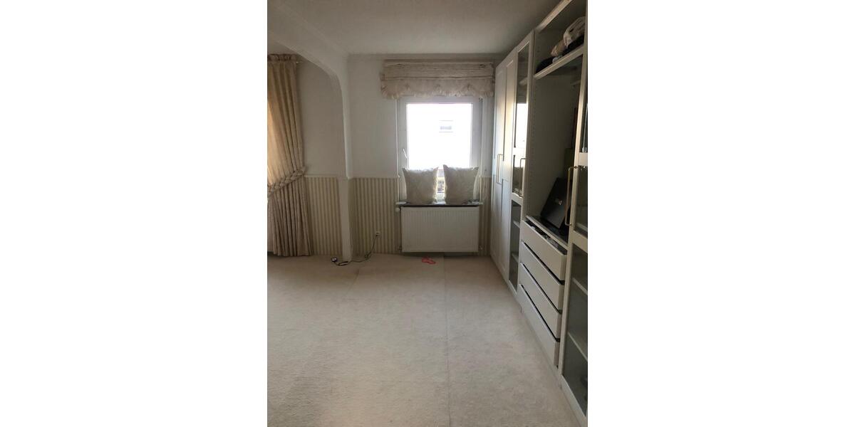 Etagenwohnung Duisburg Mittelmeiderich - 6 Zimmer, 169 m&sup2;, 253.000&euro; | Angebot:26929867