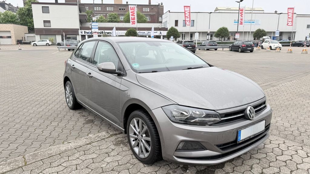 VW Polo 140.500 km 12.400 &euro; Düsseldorf 40229