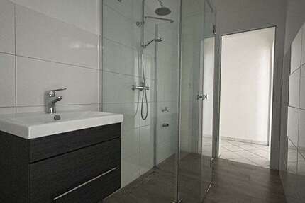 Wohnung Velbert Nordstadt - 2 Zimmer, 65 m&sup2;, 550&euro; | Angebot:21379384