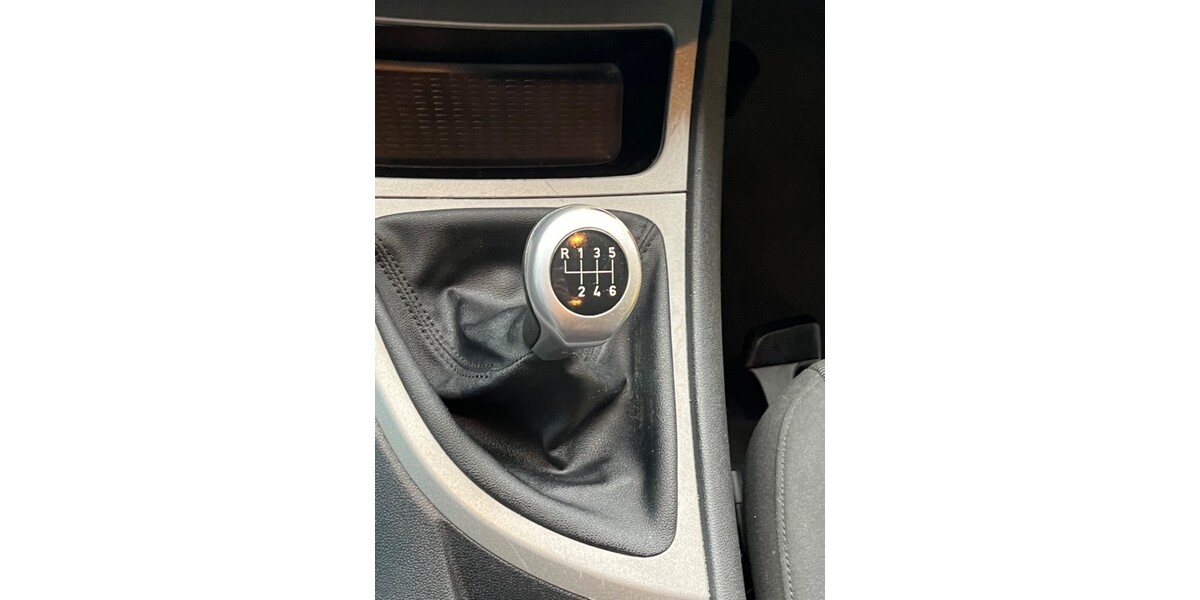 BMW 1er 193.000 km 3.299 &euro; Wuppertal 42275