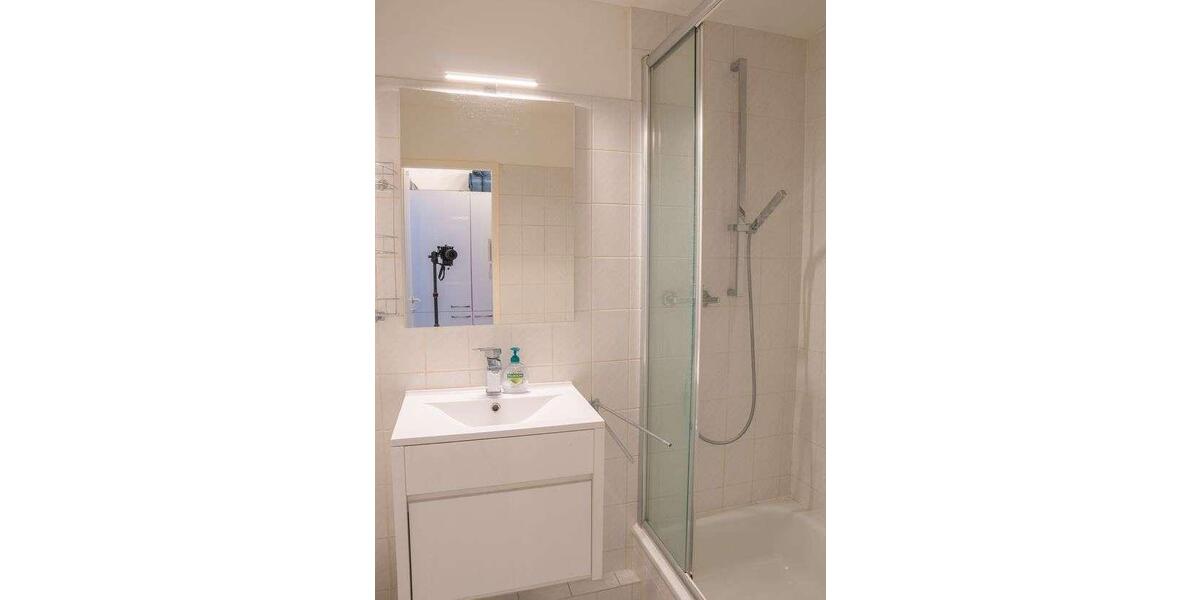 Etagenwohnung Düsseldorf Oberbilk - 1 Zimmer, 32 m&sup2;, 735&euro; | Angebot:26133629