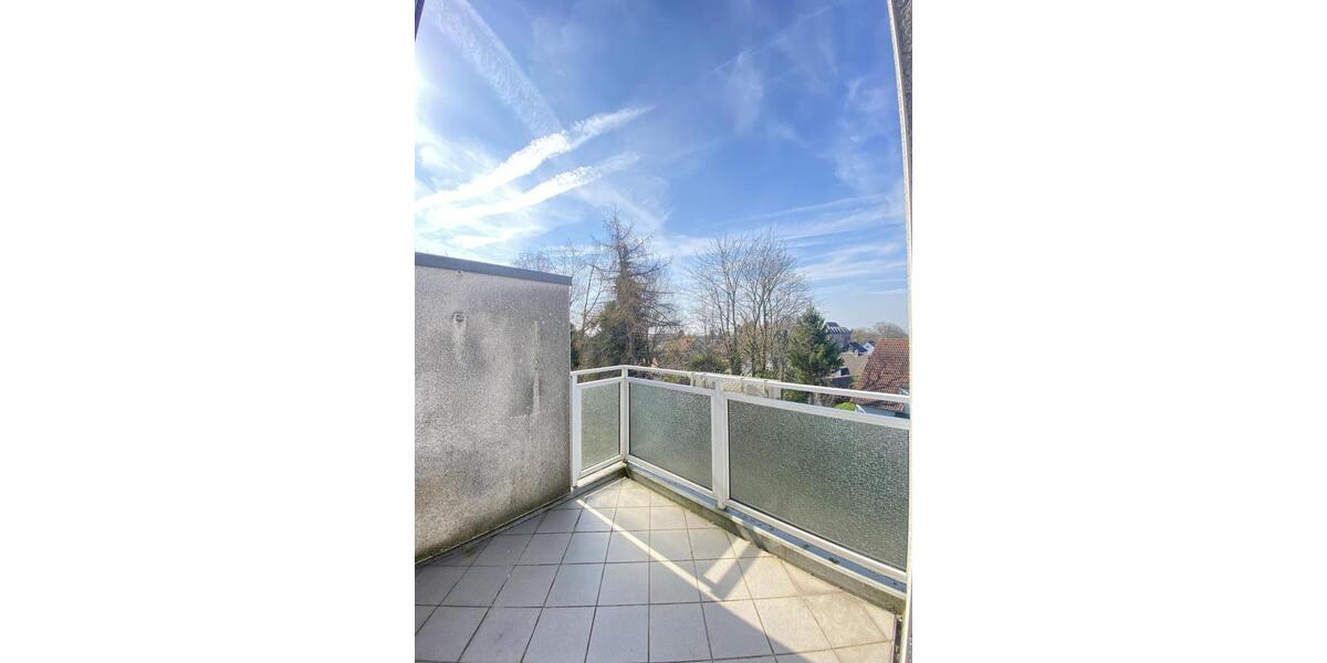 Dachgeschoßwohnung Solingen Aufderhöhe - 2 Zimmer, 58 m&sup2;, 362&euro; | Angebot:26049205