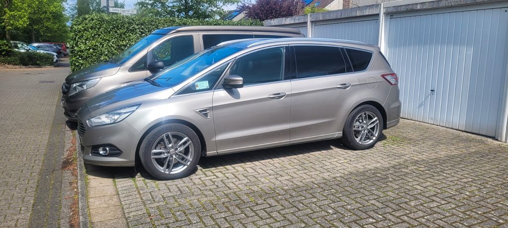 Ford S-Max 109.000 km 12.800 &euro; Langenfeld 40764