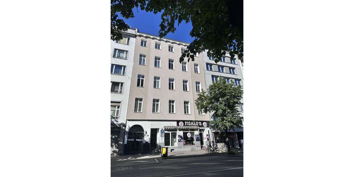 Etagenwohnung Düsseldorf Stadtmitte - 2 Zimmer, 79 m&sup2;, 950&euro; | Angebot:27218001