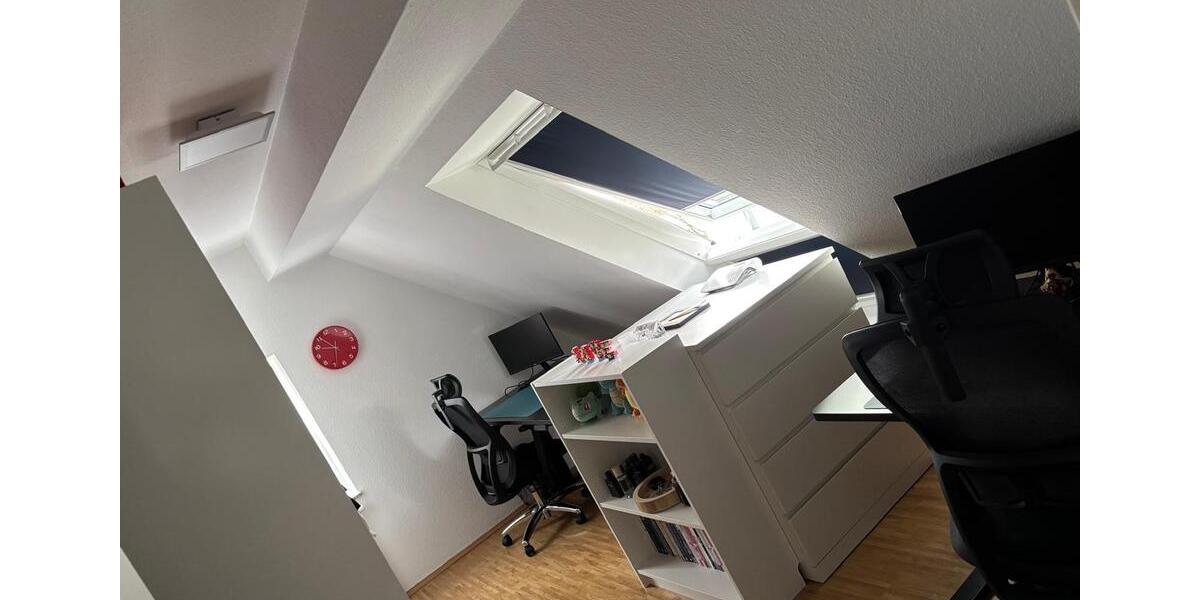 Dachgeschoßwohnung Essen Stadtbezirk IV - 3 Zimmer, 81 m&sup2;, 830&euro; | Angebot:26019126